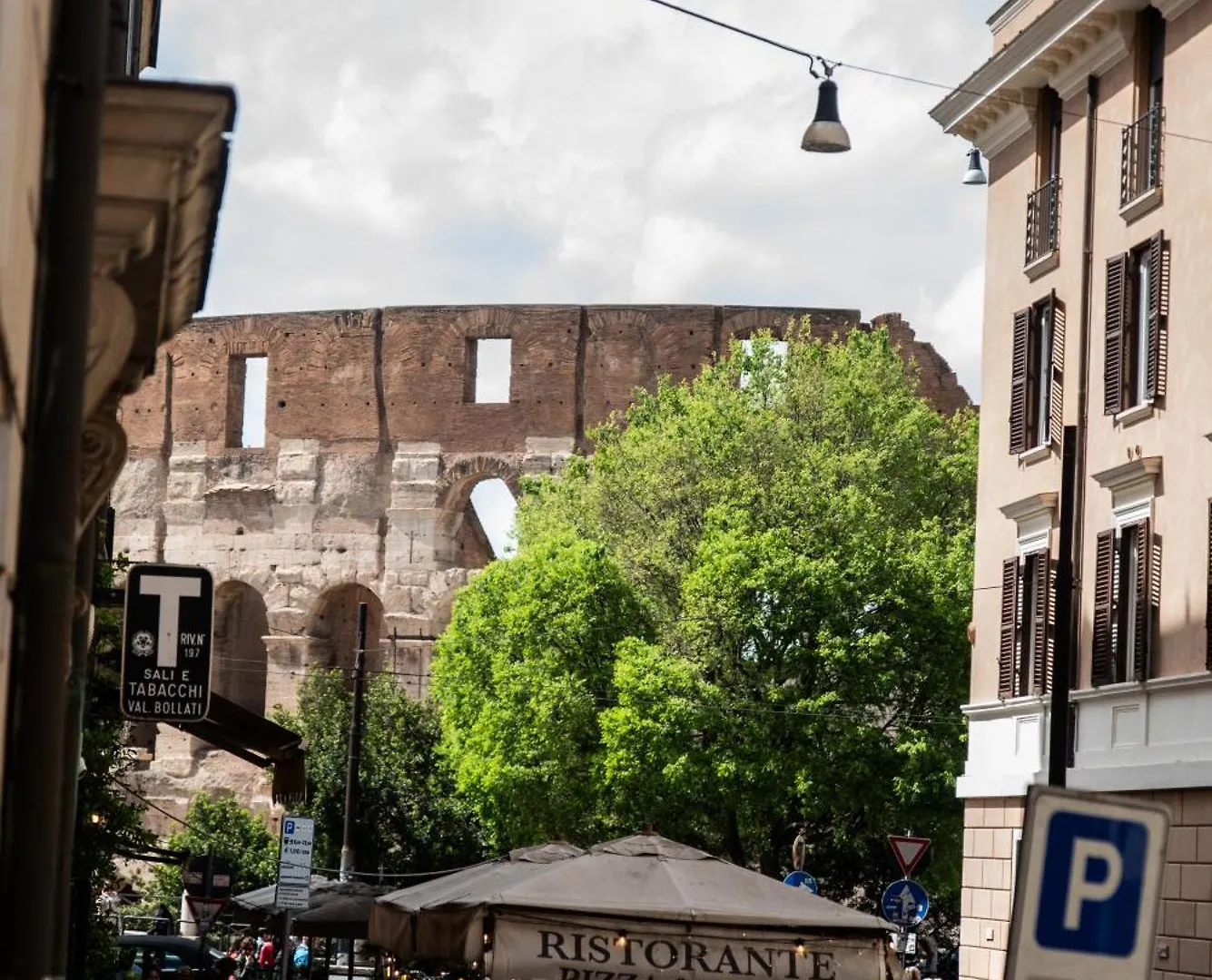 Oliviero - Colosseum View Apartment With Terrace Řím