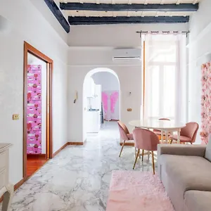 Apartment Maison Trevi, Rome