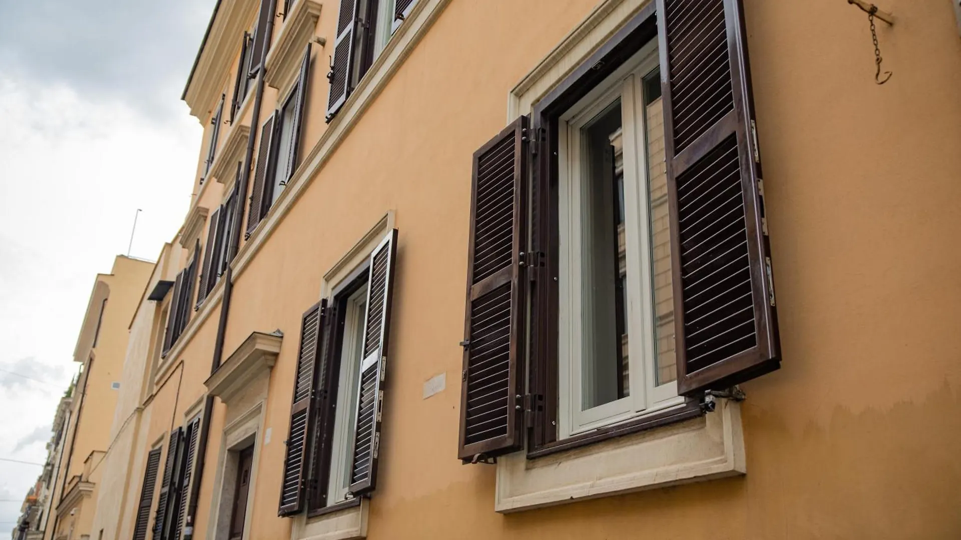 Oliviero - Colosseum View Apartment With Terrace Rome