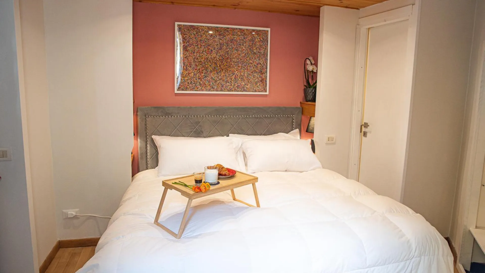 Oliviero - Colosseum View Apartment With Terrace Rome